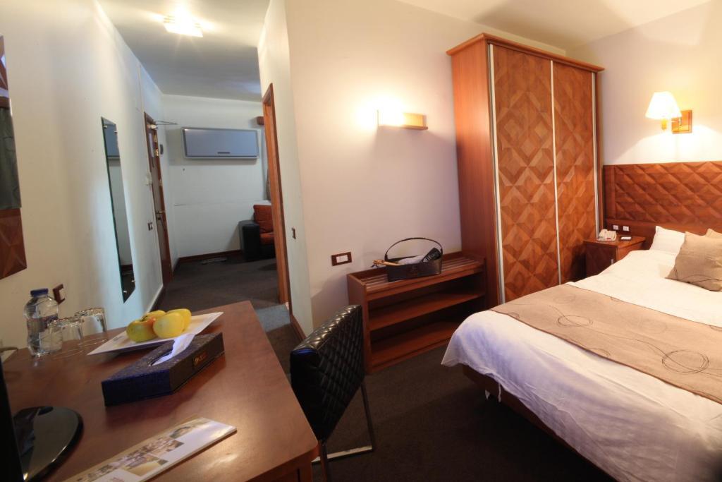 Plasma Hotel Tripoli Kamer foto
