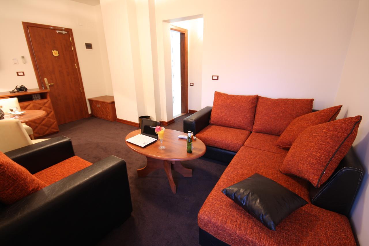 Plasma Hotel Tripoli Buitenkant foto