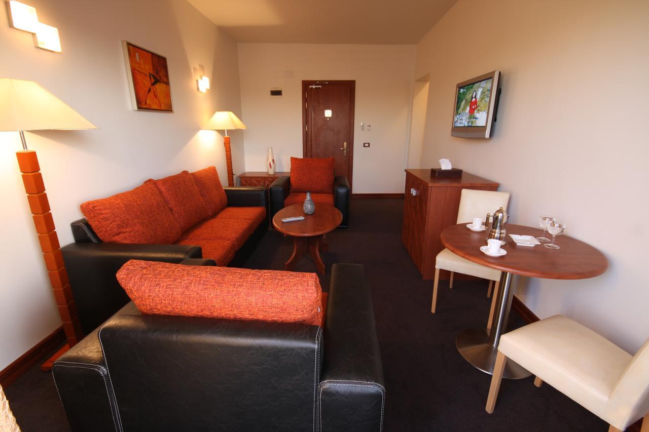 Plasma Hotel Tripoli Buitenkant foto