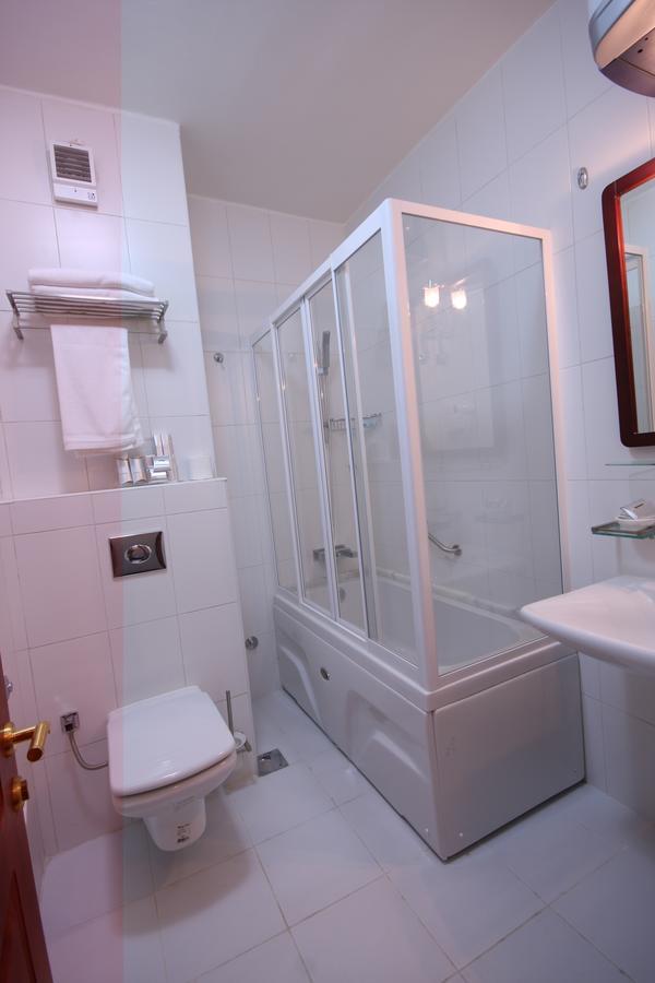 Plasma Hotel Tripoli Buitenkant foto