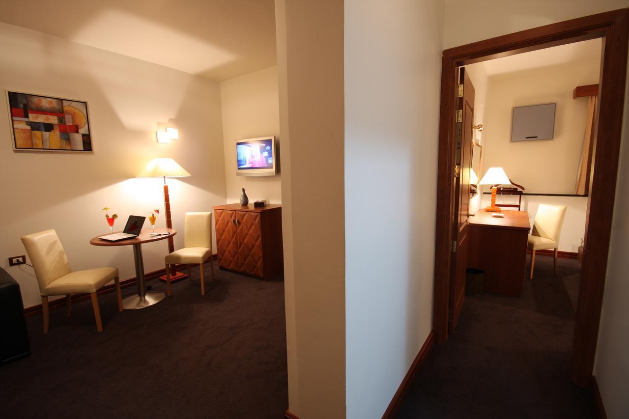 Plasma Hotel Tripoli Buitenkant foto